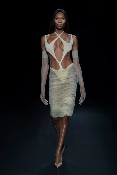 Look 26